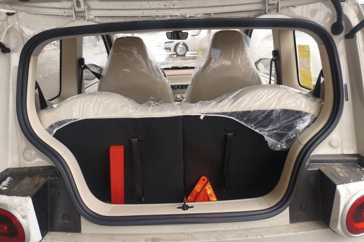 五菱汽车 宏光MINIEV 2024款 第三代 215km 青春版机舱底盘23