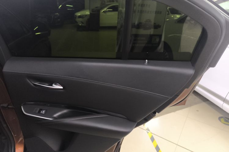 凯迪拉克XT4 2018款 28T 两驱技术型中控内饰45