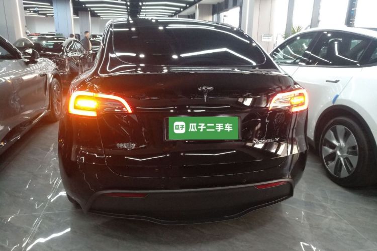 特斯拉 Model Y 2022款 改款 后轮驱动版车身外观6