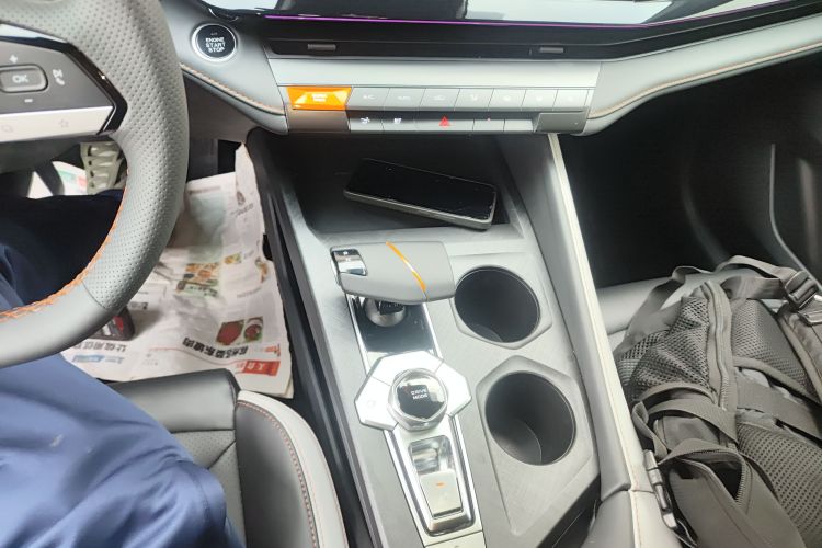 长安UNI-V 2023款 1.5T 尊贵型局部细节18