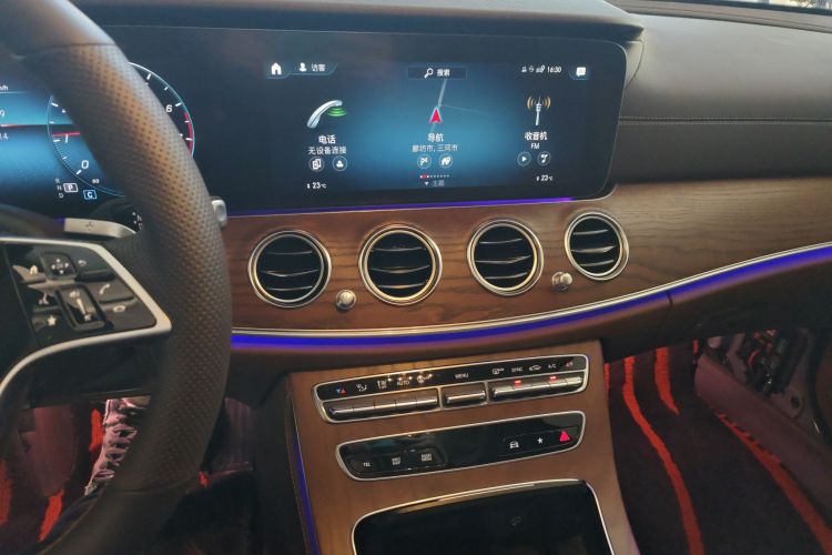 奔驰E级 2023款 E 260 L 4MATIC中控内饰16