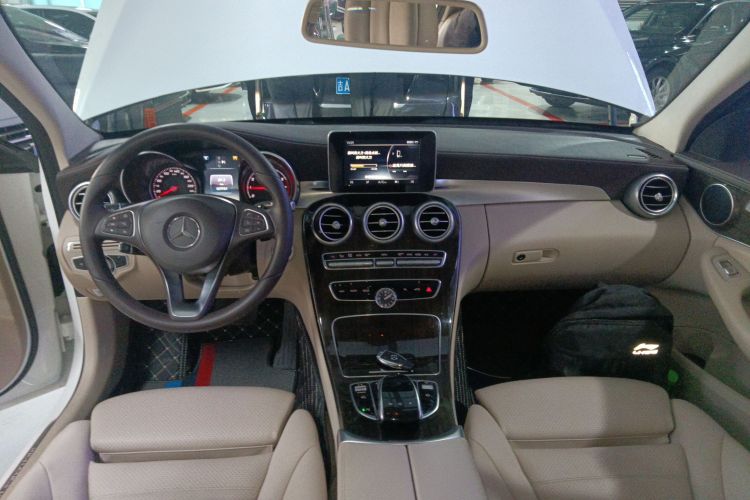 奔驰C级 2016款 C 200 L中控内饰12