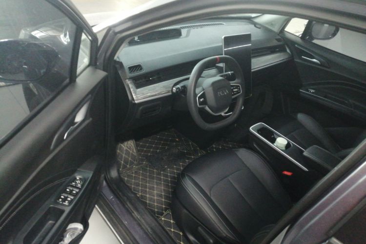 哪吒汽车 哪吒AYA 2023款 401 Lite中控内饰7003