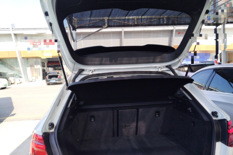 奥迪A3 2019款 Sportback 35 TFSI 时尚型 国V机舱底盘23