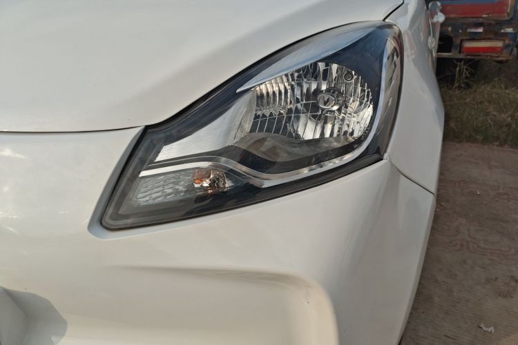 长安欧尚 奔奔E-Star 2021款 国民版 心悦版（快充版）磷酸铁锂（31.18kWh）局部细节36