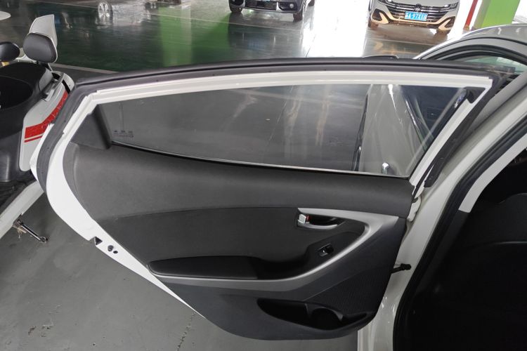 现代 朗动 2015款 1.6L 自动领先型中控内饰7008