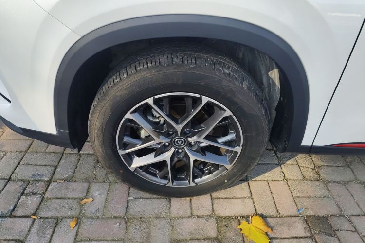 长安CS75 PLUS 2022款 经典版 1.5T 自动先锋型车身外观6007