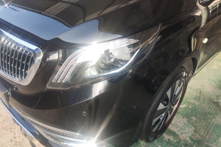 奔驰 威霆 2021款 2.0T 精英版 7座局部细节36