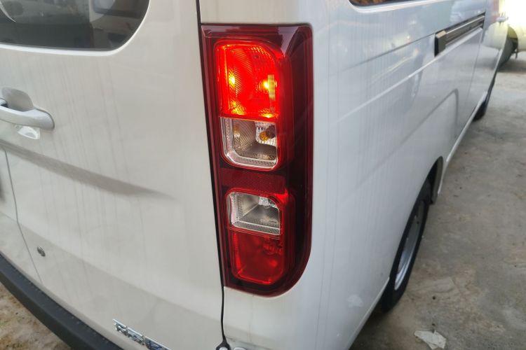 五菱汽车 五菱扬光 2024款 300KM 舒适型客车版 75kW车身外观6006