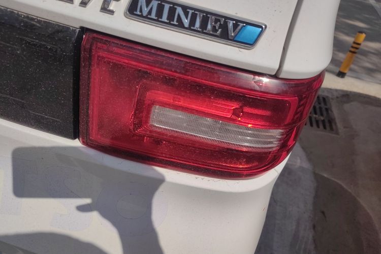 五菱汽车 宏光MINIEV 2022款 自在款 磷酸铁锂车身外观6006