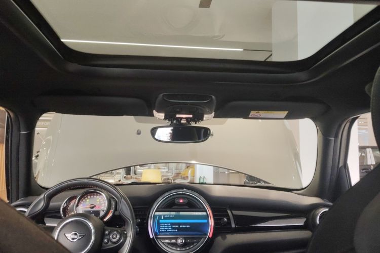 MINI 2019款 1.5T COOPER 赛车手 五门版中控内饰22