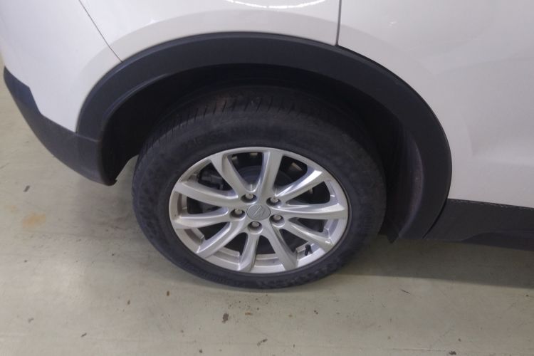 凯迪拉克XT4 2021款 28T 两驱技术型车身外观6008