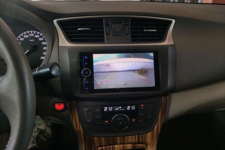 日产 轩逸 2014款 1.6XV CVT尊享版中控内饰16