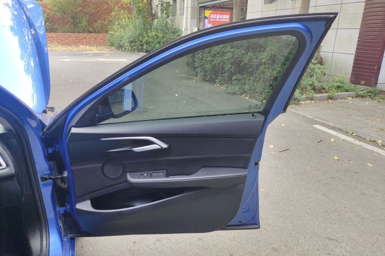 宝马1系 2020款 120i M运动套装中控内饰42