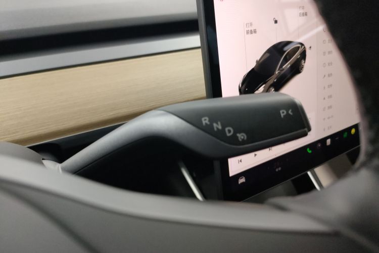 特斯拉 Model 3(进口) 2019款 长续航全轮驱动版中控内饰18