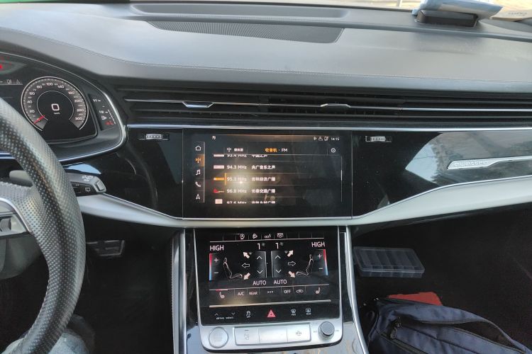 奥迪Q8 2019款 55 TFSI 臻选动感型局部细节16