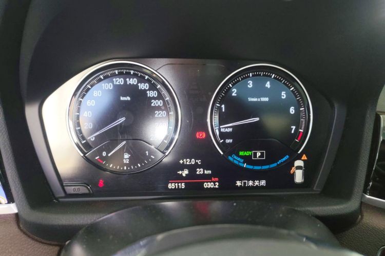 宝马X1新能源 2021款 xDrive30Le 尊享型中控内饰14