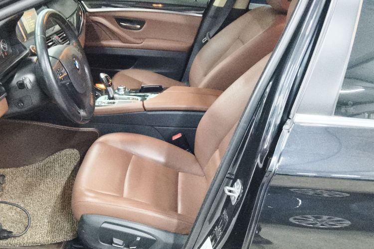 宝马5系 2014款 520Li 典雅型中控内饰19