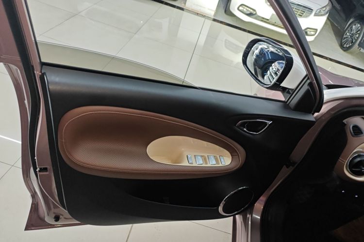 五菱汽车 五菱缤果 2023款 333km 灵犀互联款中控内饰47