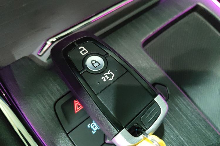 福特 蒙迪欧 2024款 2.0T E-混动运动版 ST-Line中控内饰7001