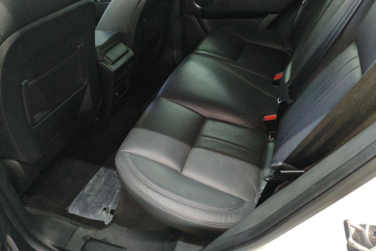 路虎 发现神行 2018款 240PS SE版中控内饰7004