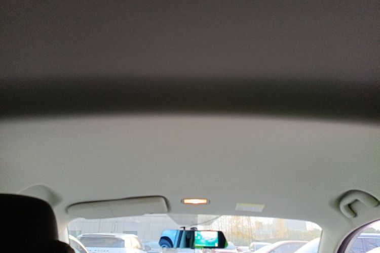 荣威 科莱威CLEVER 2021款 302km新四座超能版中控内饰22