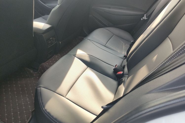 丰田 雷凌 2023款 TNGA 1.5L CVT进取版中控内饰21