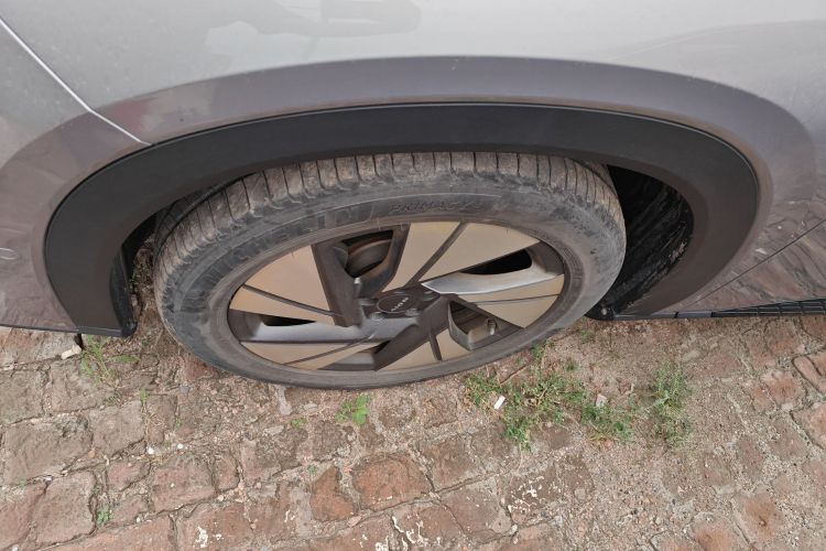 埃安 AION LX 2022款 Plus 80D 旗舰版车身外观6007