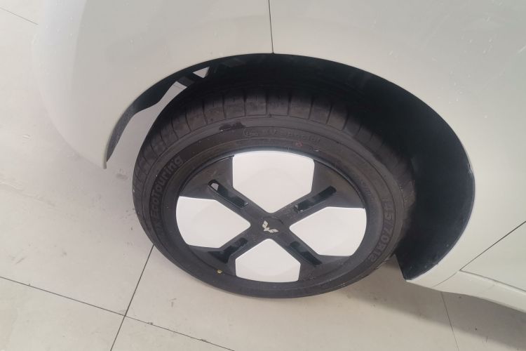 五菱汽车 宏光MINIEV 2024款 第三代 215km 进阶版车身外观35