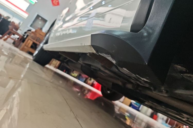 丰田 汉兰达 2017款 2.0T 四驱豪华版 7座局部细节9001