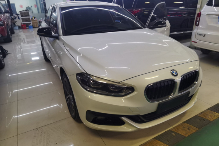 宝马1系 2018款 118i 运动型车身外观6002