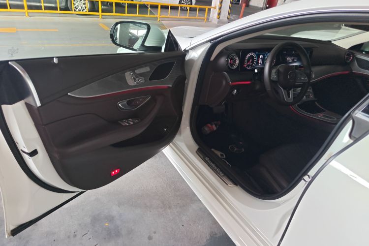 奔驰CLS 2020款 CLS 300 动感型中控内饰20