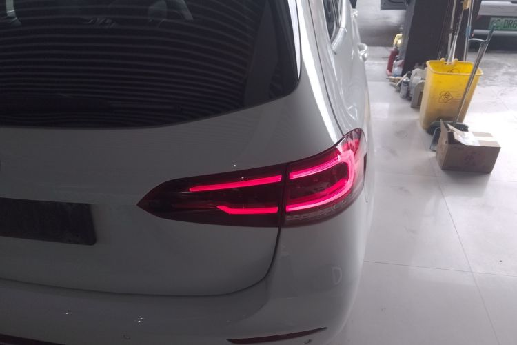 奔驰B级 2021款 B 200 时尚型车身外观9