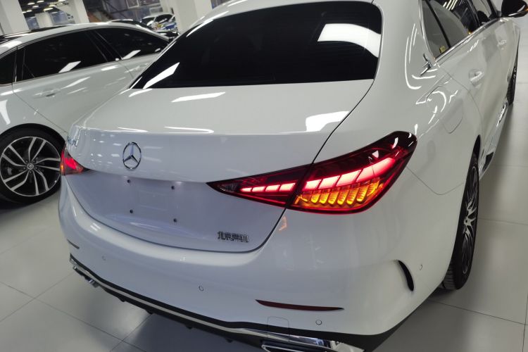 奔驰C级 2023款 改款 C 200 L 运动版车身外观6