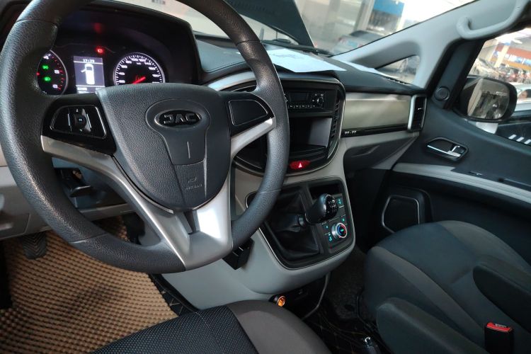 江淮瑞风 瑞风M4 2020款 2.0CTI 柴油 手动劲锐型 国VI中控内饰7002