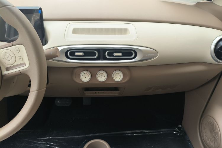 五菱汽车 宏光MINIEV 2025款 四门版 进阶款中控内饰16