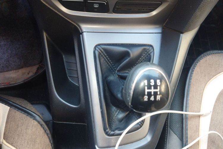 福特 福克斯 2012款 两厢 1.6L 手动舒适型中控内饰18