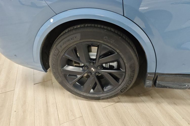 理想汽车 理想L8 2023款 Max车身外观6008