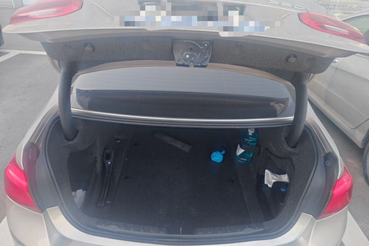 宝马3系 2016款 320i 时尚型中控内饰23