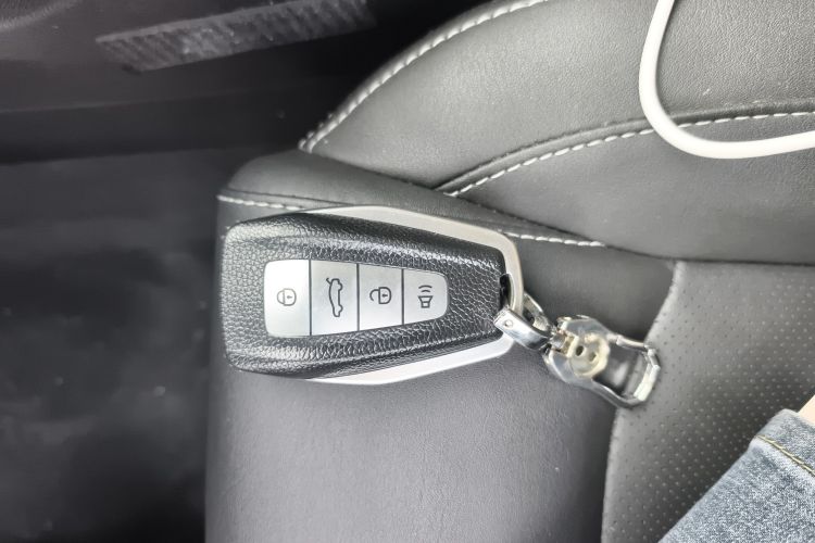 吉利汽车 帝豪 2019款 领军版 1.5L 手动向上亚运版 国VI中控内饰7001