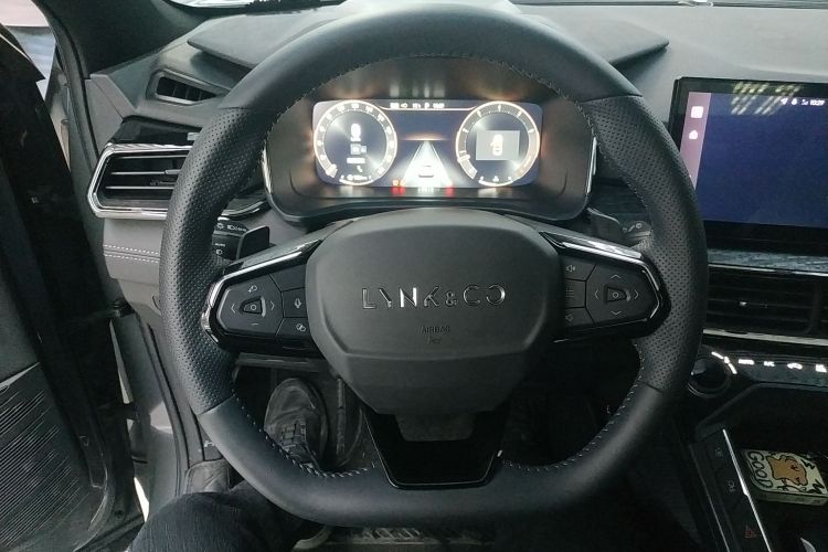 领克06 2023款 Remix 1.5T 劲Pro中控内饰13