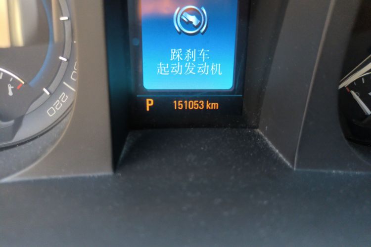 别克GL8 2011款 2.4L LT豪华商务行政版中控内饰15