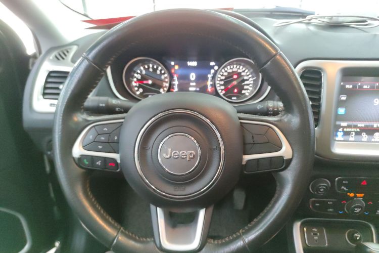 Jeep 指南者 2017款 200T 自动家享版中控内饰13