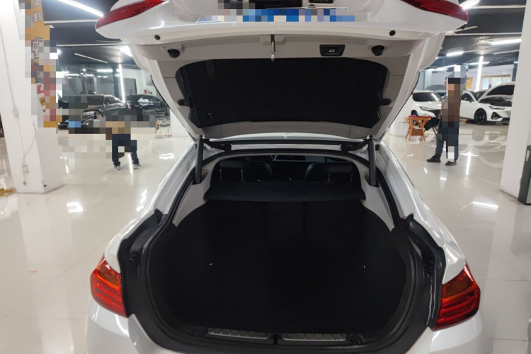 宝马4系 2016款 420i Gran Coupe 进取型机舱底盘23