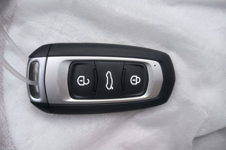 吉利银河 熊猫 2025款 210km 元气熊中控内饰7001