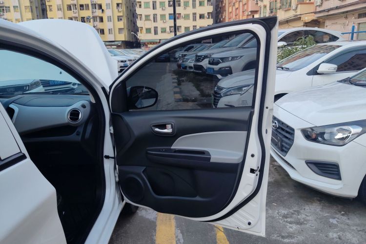 长安欧尚 奔奔E-Star 2020款 心悦版 磷酸铁锂（31.18kWh）中控内饰7005