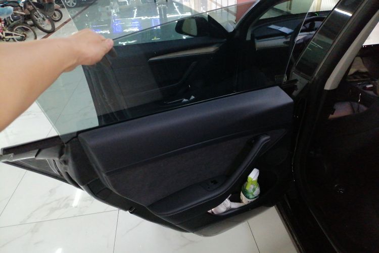 特斯拉 Model 3 2022款 Performance高性能全轮驱动版中控内饰7006