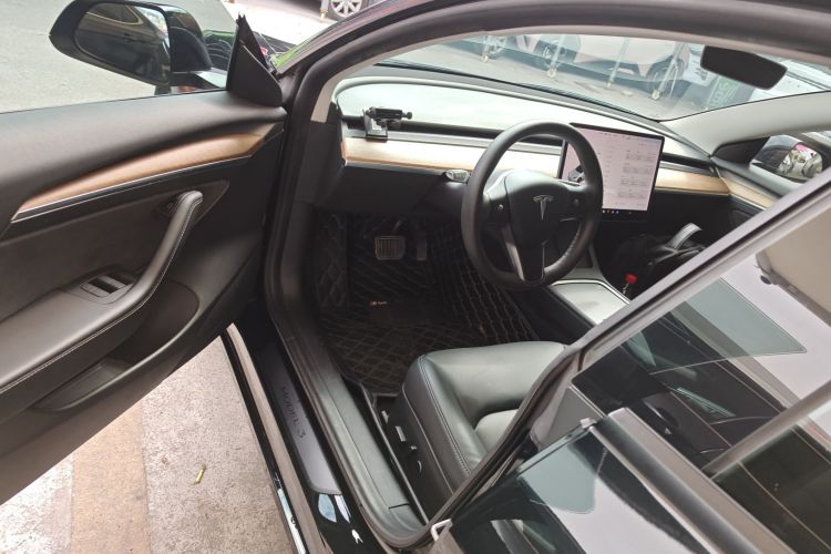 特斯拉 Model 3 2021款 标准续航后驱升级版中控内饰7003
