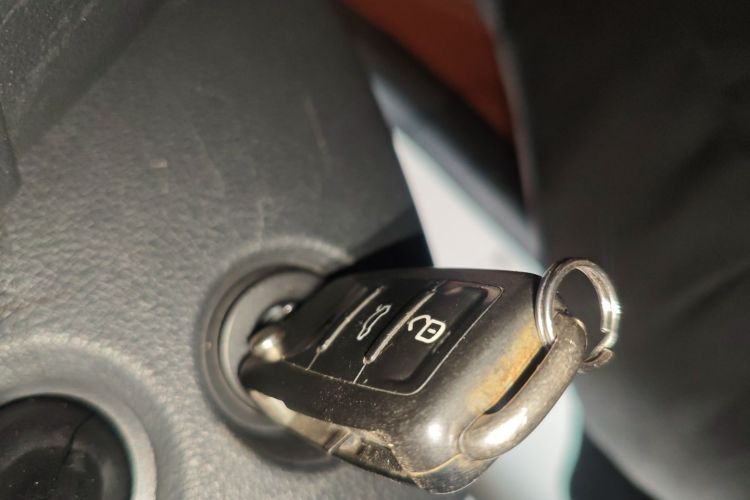 大众 桑塔纳 2018款 1.5L 手动风尚版中控内饰11