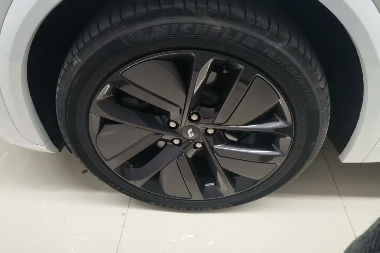 理想汽车 理想L7 2024款 Ultra车身外观6001